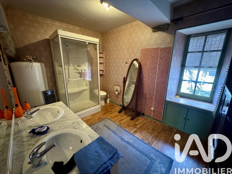 Maison - 218 m² - 7 pièces