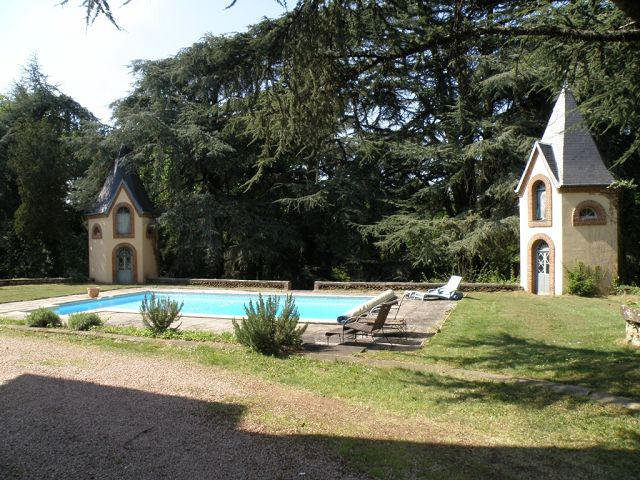 Maison - 326 m² - 8 pièces