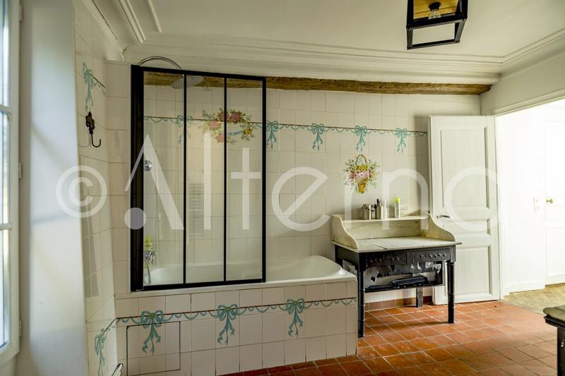 Maison - 350 m² - 12 pièces