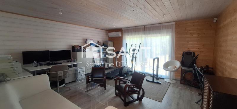 Maison - 240 m² - 9 pièces