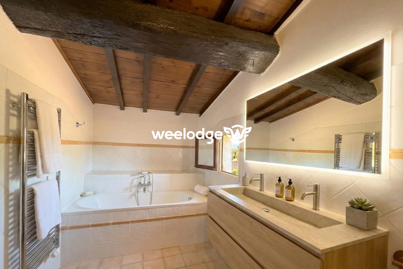 Maison ancienne - 229 m² - 7 pièces