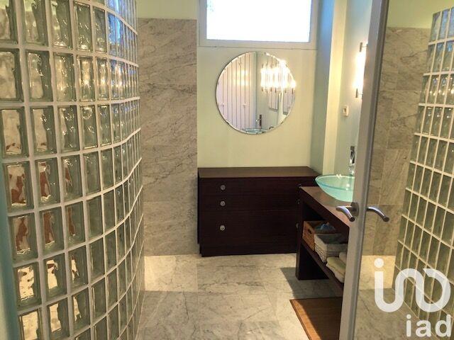 Maison - 287 m² - 10 pièces