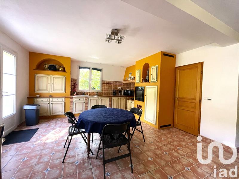 Maison - 237 m² - 7 pièces