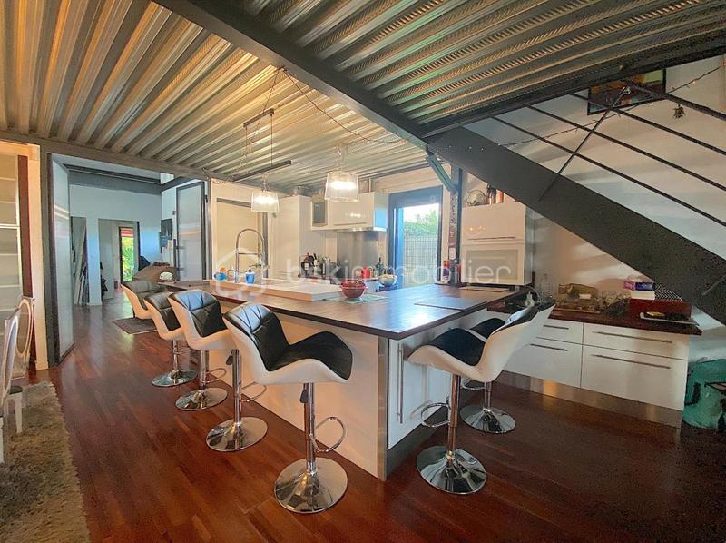 Loft - 124 m² - 4 pièces