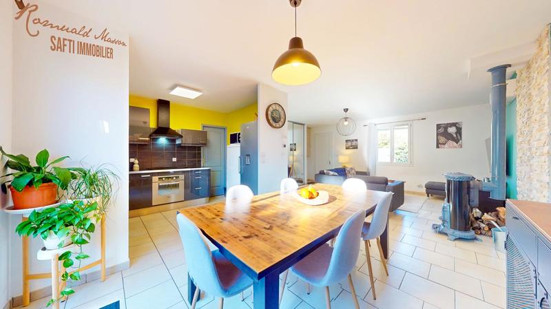 Maison - 90 m² - 4 pièces