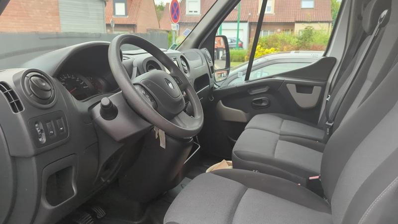 Renault Master Fourgon 2.3 dCi 130 L2h2 Grand Confort - 3 places