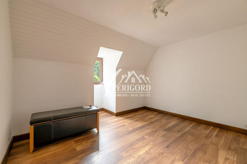 Maison traditionnelle - 145 m² - 6 pièces