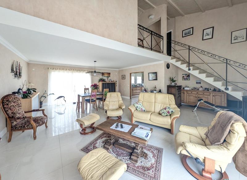 Maison - 175 m² - 5 pièces