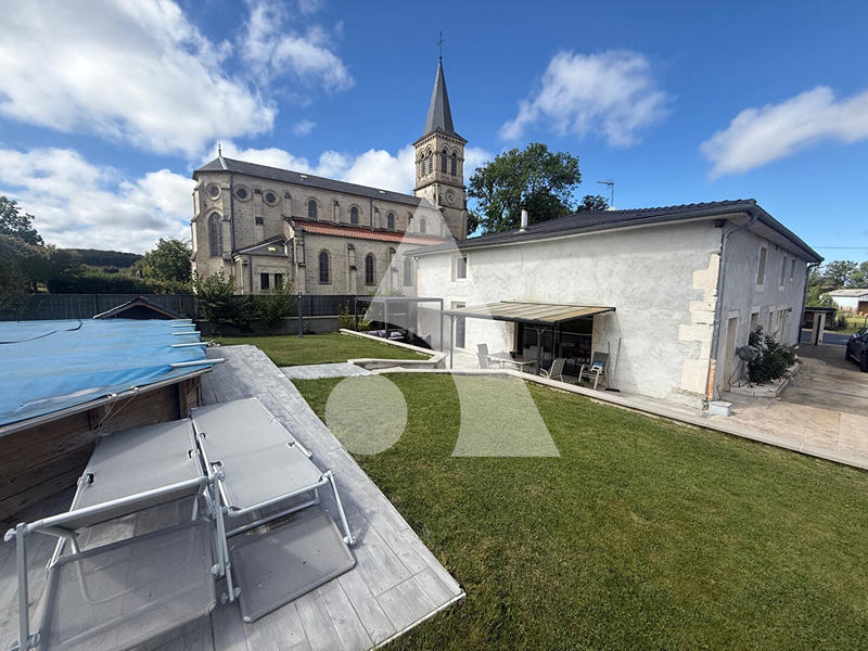 Maison - 260 m² - 6 pièces