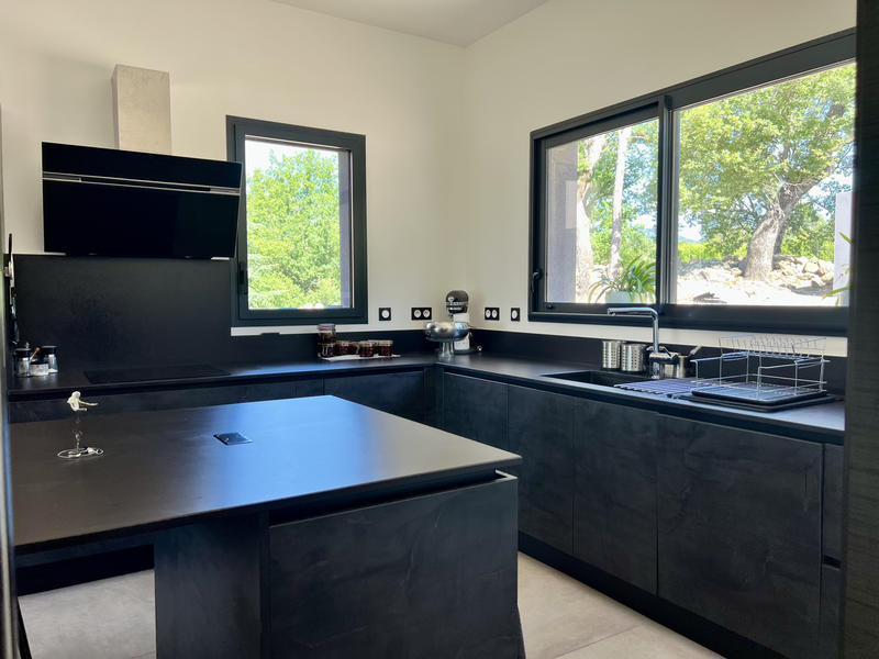 Maison - 225 m² - 6 pièces