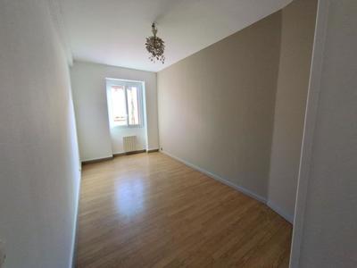 Appartement - 77 m² - 4 pièces