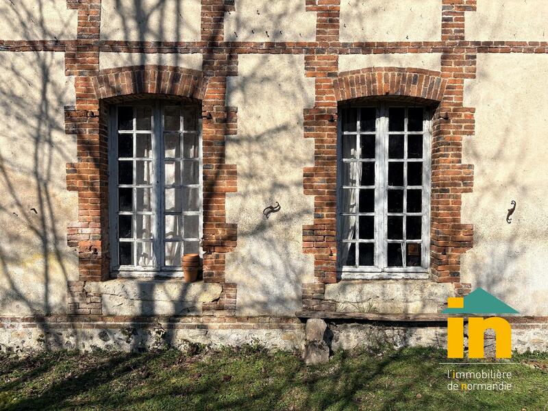 Propriété - 262 m² - 11 pièces