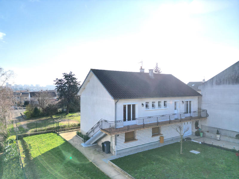 Maison - 105 m² - 4 pièces