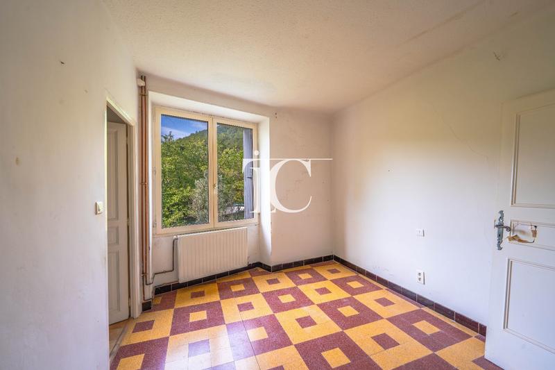 Maison - 208 m² - 5 pièces