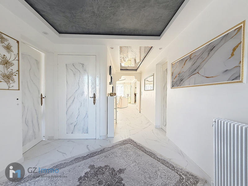 Maison - 246 m² - 6 pièces