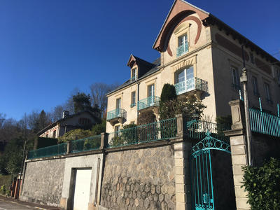 Maison - 263 m² - 8 pièces