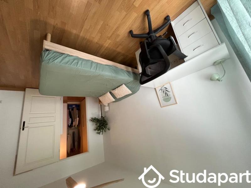 Appartement - 80 m² - 4 pièces