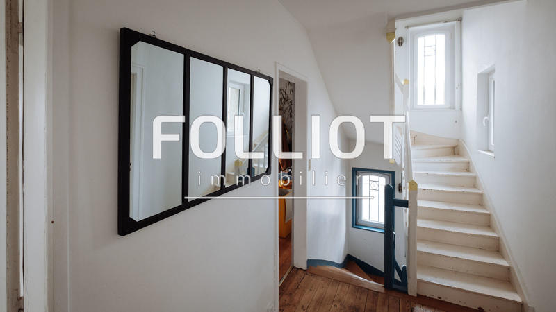 Maison - 226 m² - 9 pièces