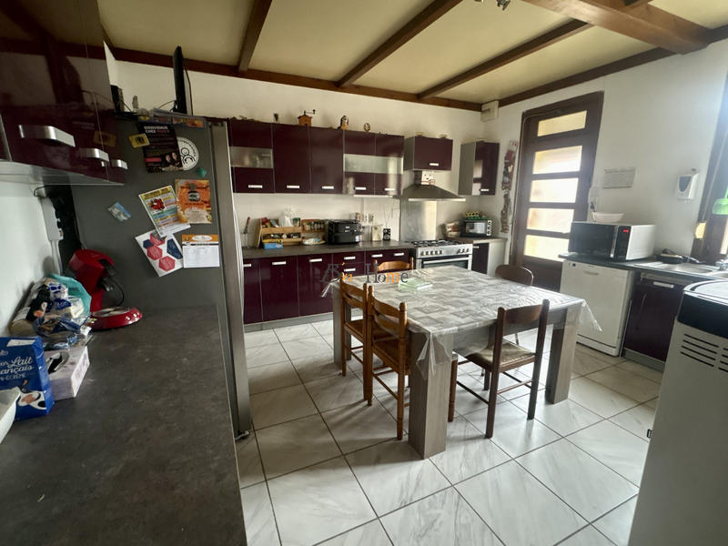 Maison - 220 m² - 7 pièces