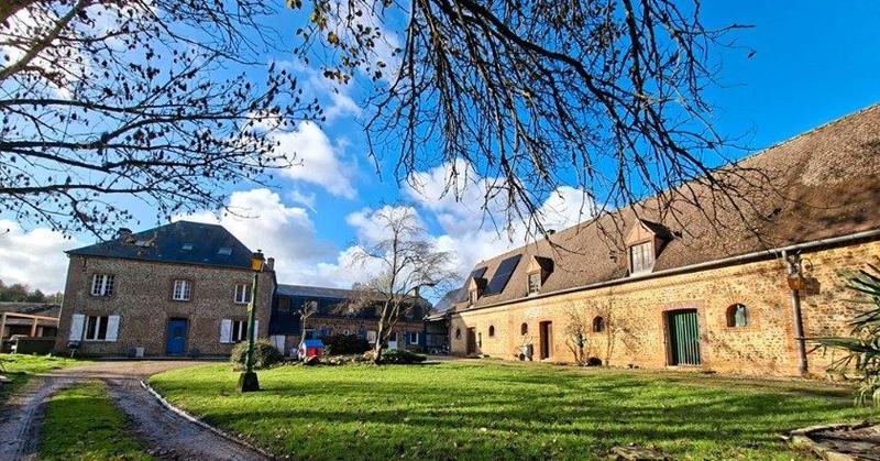 Maison ancienne - 303 m² - 13 pièces