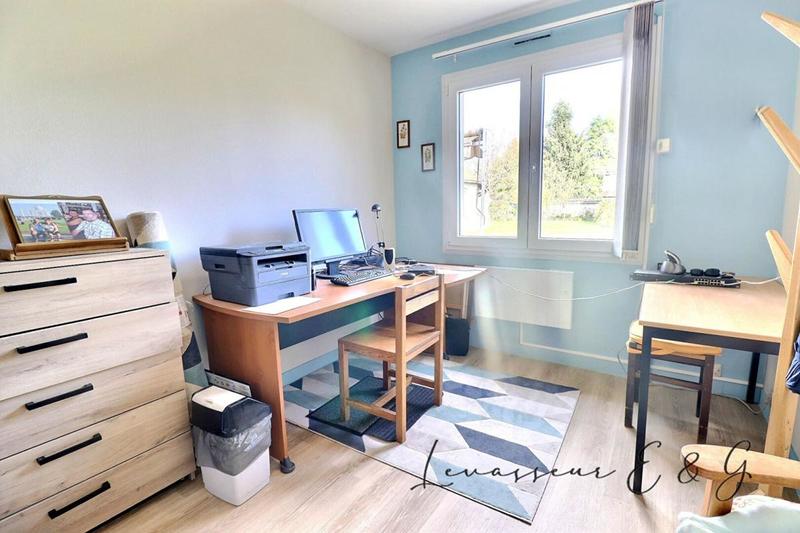 Maison - 93 m² - 7 pièces