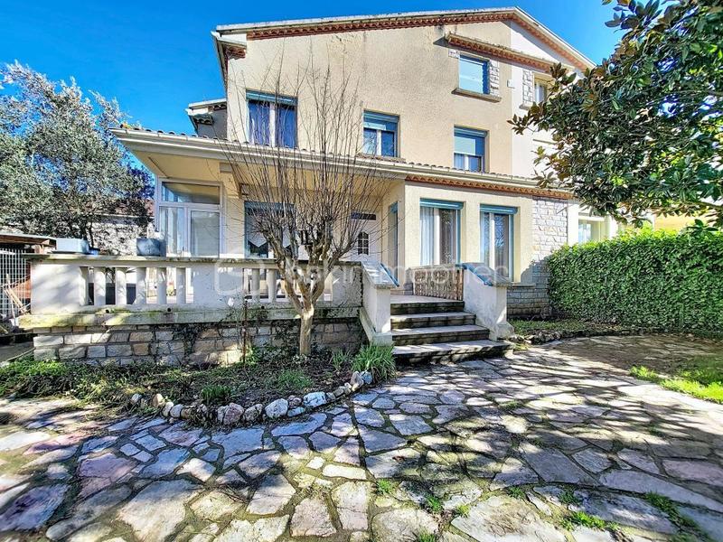 Demeure - 150 m² - 5 pièces