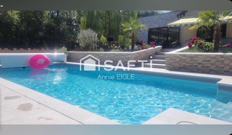 Maison - 232 m² - 6 pièces