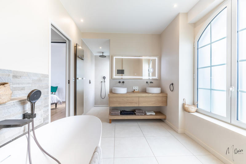 Maison - 311 m² - 8 pièces