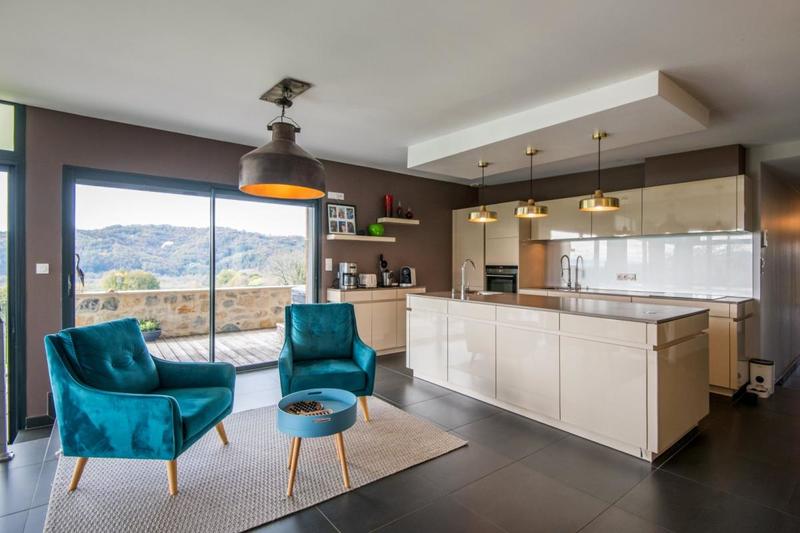 Maison - 194 m² - 5 pièces