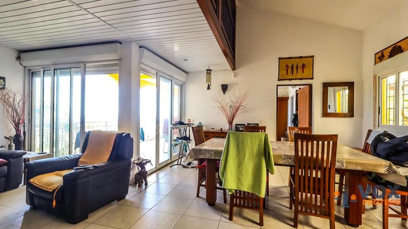 Villa - 289 m² - 6 pièces