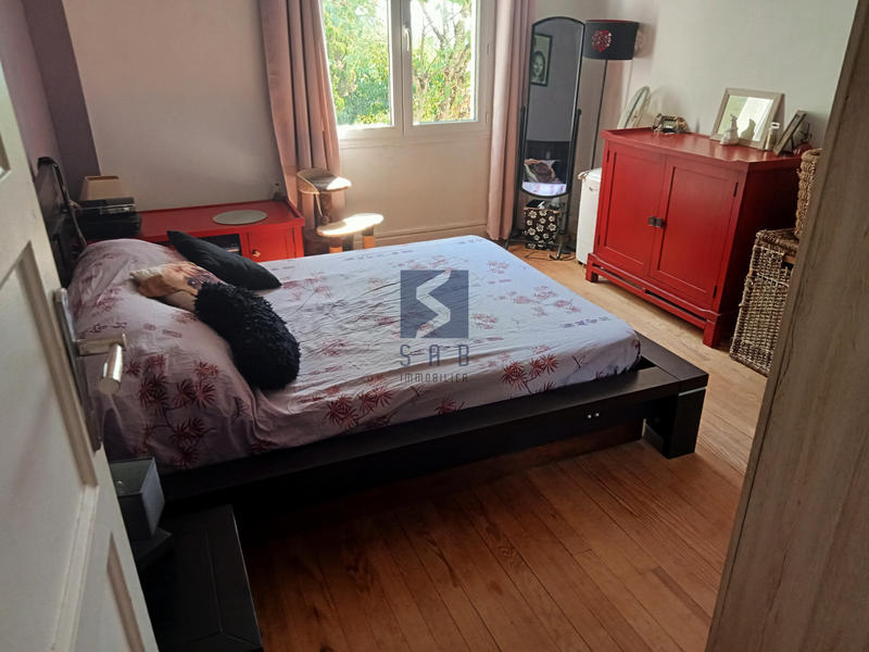 Maison - 210 m² - 9 pièces