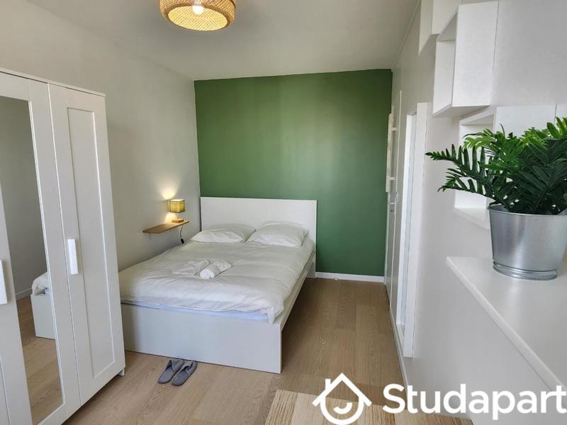 Chambre - 11 m² - 1 pièce