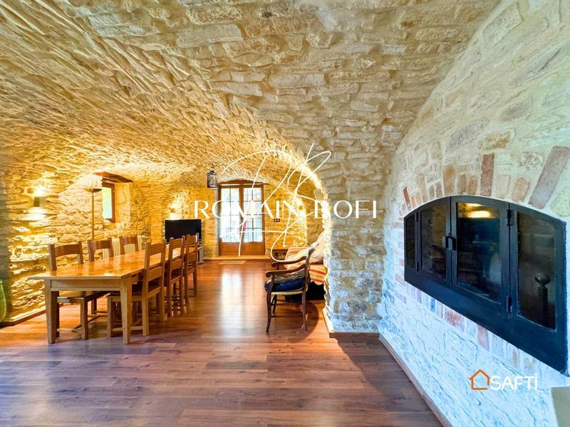 Maison - 283 m² - 12 pièces