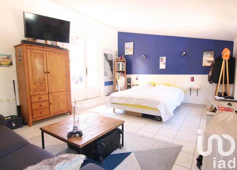 Maison - 675 m² - 20 pièces