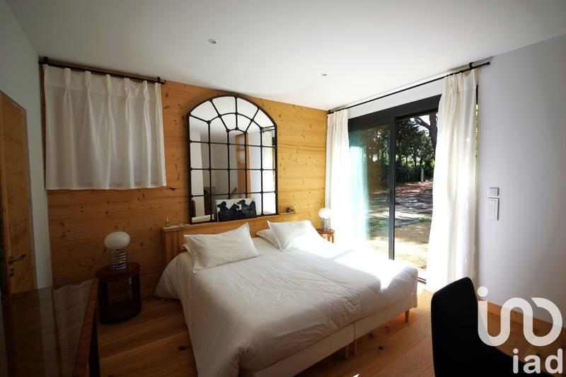 Maison - 250 m² - 9 pièces