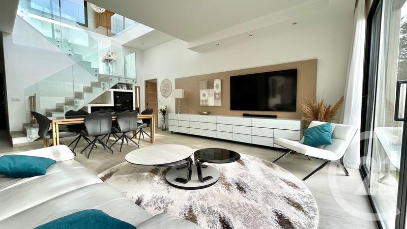 Villa - 169 m² - 5 pièces