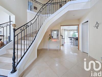 Maison - 213 m² - 7 pièces