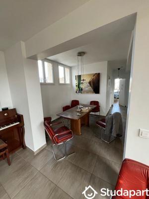 Chambre - 15 m² - 1 pièce