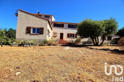 Maison - 242 m² - 6 pièces