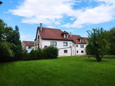 Demeure - 422 m² - 11 pièces