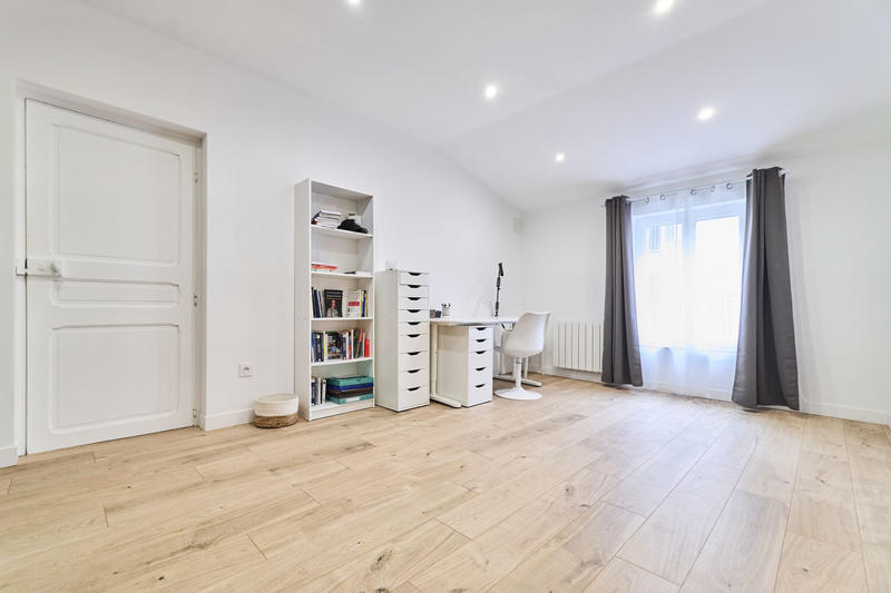 Maison - 188 m² - 7 pièces