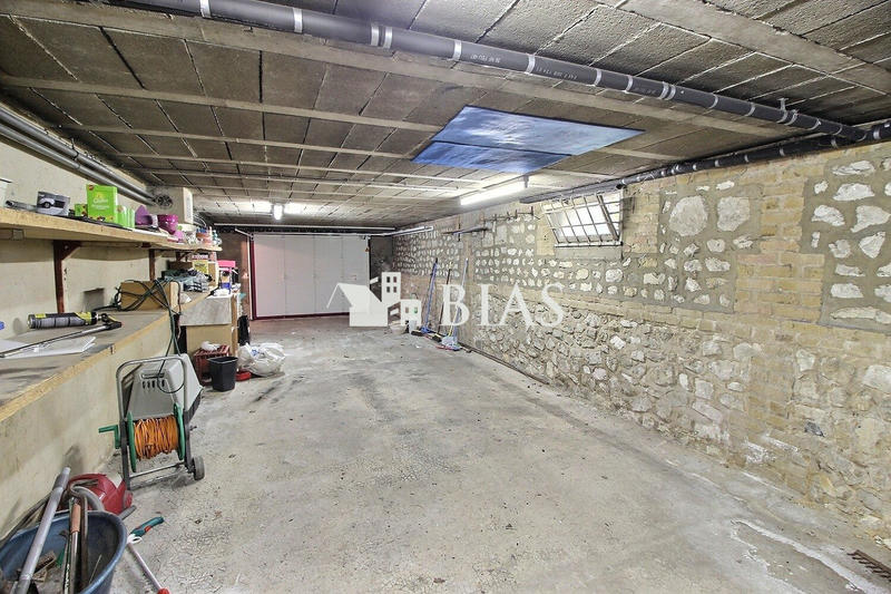 Maison traditionnelle - 90 m² - 4 pièces