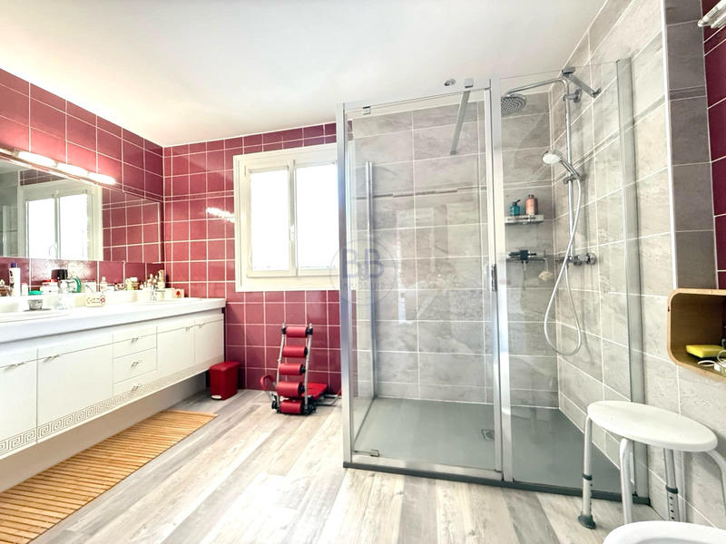 Villa - 187 m² - 5 pièces