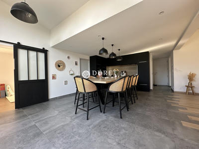 Maison - 178 m² - 9 pièces