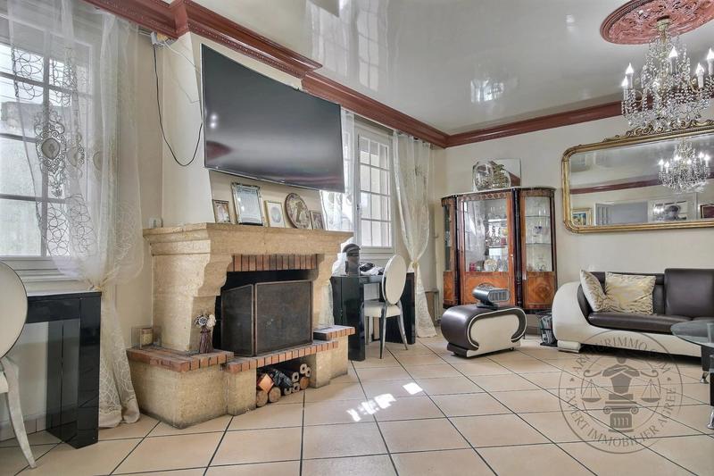 Maison - 210 m² - 7 pièces