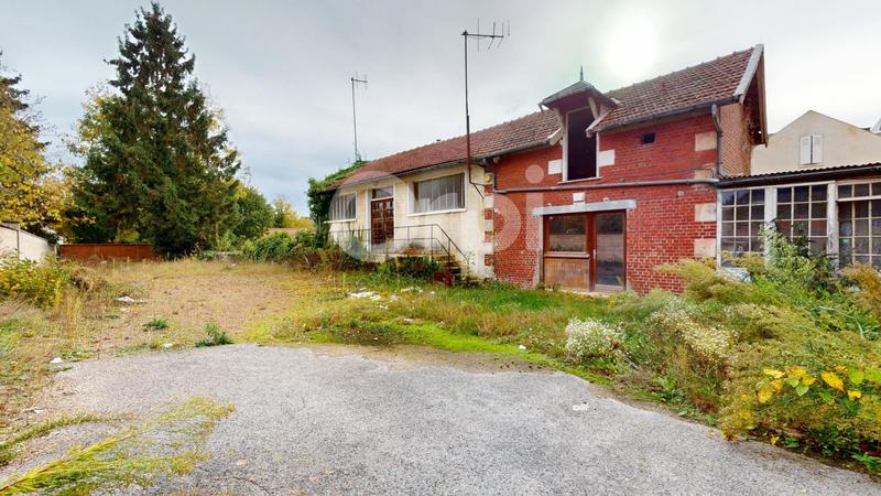 Maison - 180 m² - 8 pièces