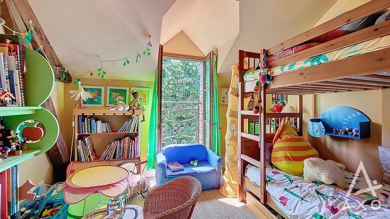 Maison - 371 m² - 12 pièces