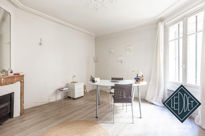 Bureau - 81 m² - 5 pièces