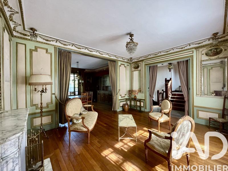 Maison - 205 m² - 9 pièces