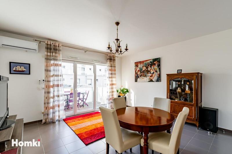 Appartement - 98 m² - 5 pièces